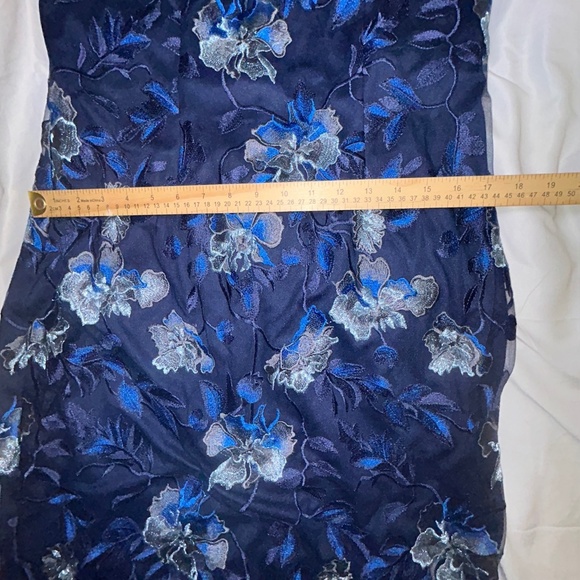 White House Black Market Sheath Dress Fully Embroidered Floral Navy Blue 14 NWT - Picture 9 of 14